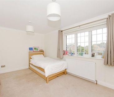 4 bedroom detached house to rent - Photo 3