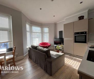 2 bedroom flat to rent - Photo 2
