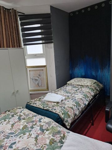 Room in a Shared House, Frant Road, CR7 - Photo 2