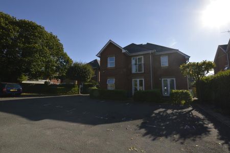 Amaya Lodge, 54 Alton Road, Bournemouth, Dorset, BH10 4AF - Photo 5
