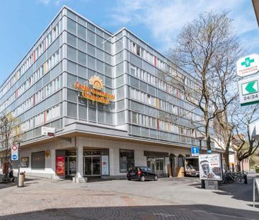 Une ambiance citadine et une riche offre culturelle - Photo 1