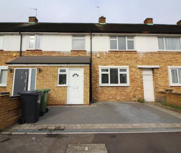 3 Bedroom House - Terraced To Let - Photo 2