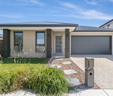 Spacious Family Home! - Photo 5