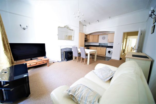 2 bed apartment to rent in Northernhay Place, Exeter, EX4 - Photo 1