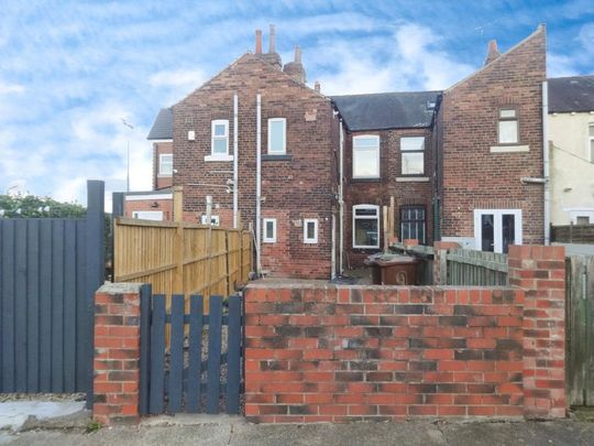 2 bedroom terraced house to rent - Photo 1