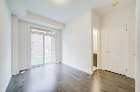 For Lease - 1162 Dartmouth Crescent, Oakville, Ontario - Photo 2