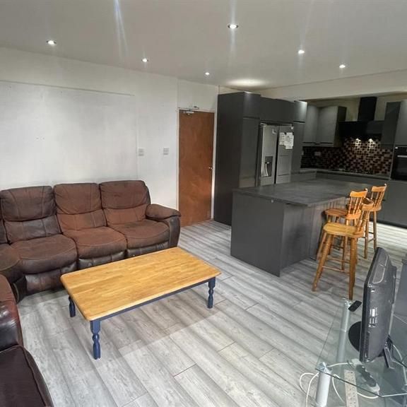 7 bedroom house to rent - Photo 1