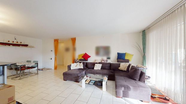 Modern, large 3.5-room apartment with garden seating area - Photo 1