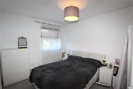 3 bedroom end of terrace house to rent - Photo 4