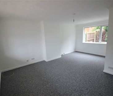 3 bedroom semi-detached to let - Photo 1