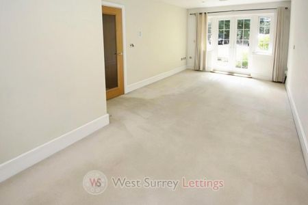 2 bedroom ground floor flat to rent - Photo 2