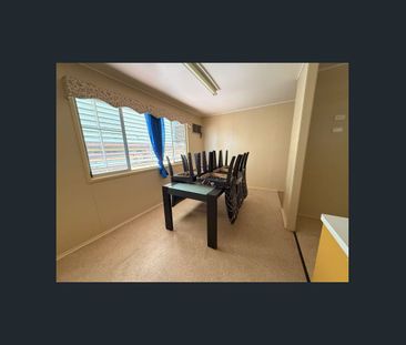 Walking distance to local shops, sporting clubs and pubs - Photo 2