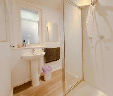 Fully Furnished 4-Bedroom Home in Prime South Yarra Location - Photo 1