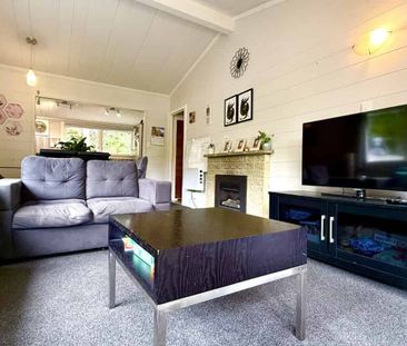 3 Bedroom Home in Upper Hutt - Photo 3