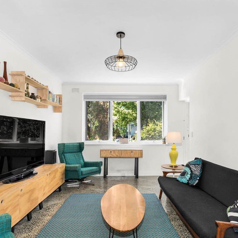 Thinking of selling? Contact our agent - Photo 1