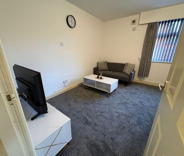 Studio Flat, Brook Road, M14 - Photo 1