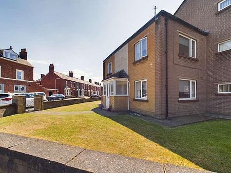 Woodbank Court, Warwick Road, Carlisle, CA1 - Photo 2