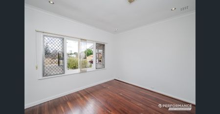 Contemporary Charm with City Proximity - Photo 4