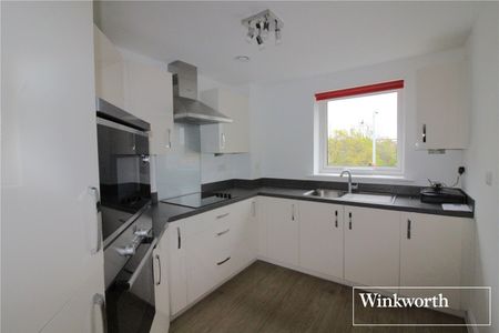 Studio Way, Borehamwood, Hertfordshire, WD6 - Photo 2