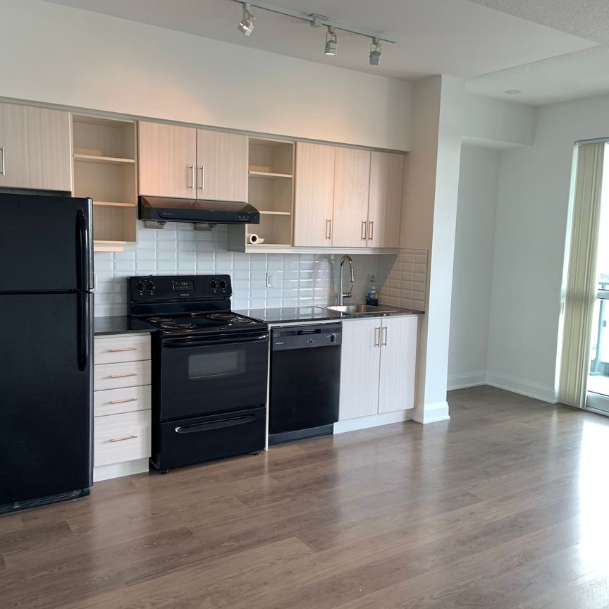 For Lease - 160 Vanderhoof Avenue Unit# 1512, Toronto, Ontario - Photo 1