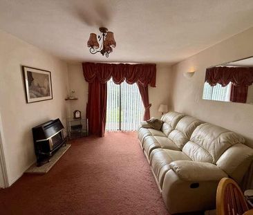 Greenham Wood, Bracknell, RG12 - Photo 1