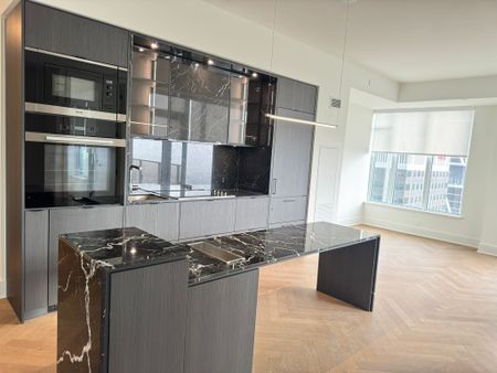 For Lease - 11 Yorkville Avenue Unit# 4209, Toronto, Ontario - Photo 4