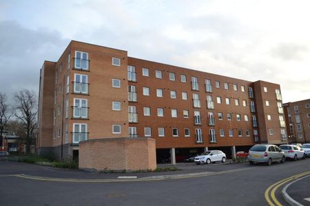 2 bedroom apartment to rent - Photo 4