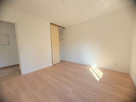 Location Appartement 2 pièces 57m² - Photo 5