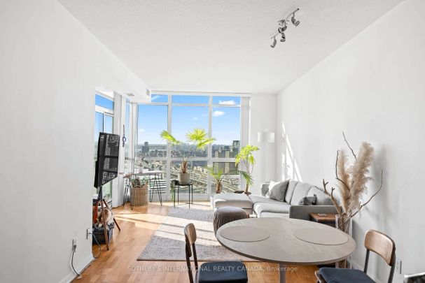 219 Fort York Boulevard #3311 - Photo 1