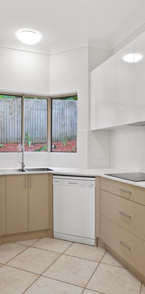 2/30 Roberts Street, Rose Bay NSW 2029 - House For Rent | Domain - Photo 1