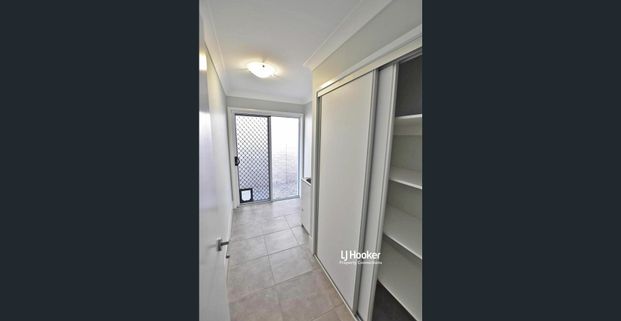 Modern Gem - Photo 1