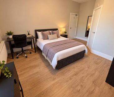9 bedroom semi-detached house to rent - Photo 2