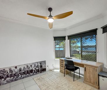 Waterfront Living on the Maroochy River! - Photo 4