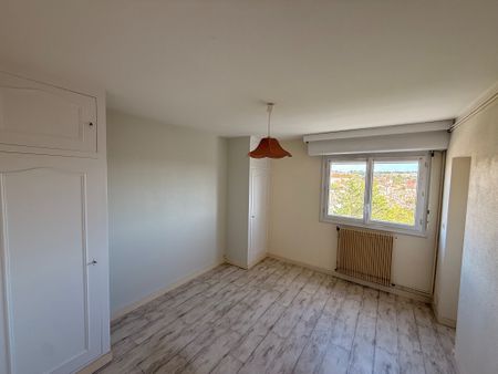 Location Appartement 2 pièces 50m² CHATELLERAULT 86100 - Photo 3