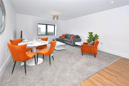 3 bedroom apartment to rent - Photo 4