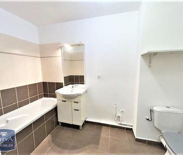 Location Appartement 3 pièces 54m² LA SEYNE SUR MER 83500 - Photo 2