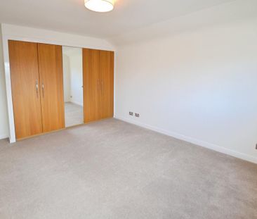 3 bedroom detached house to rent - Photo 4