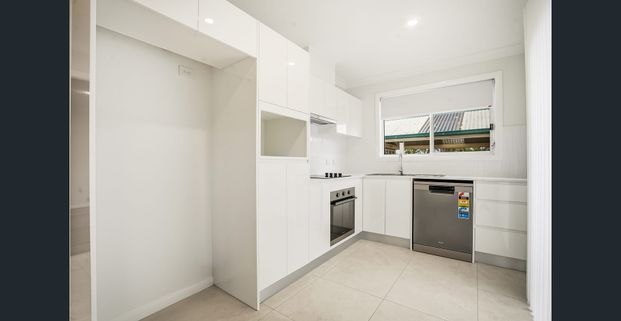 Modern 2-Bedroom Granny Flat – Brand NEW, Bright & Ready to Move In Before Christmas - Photo 1