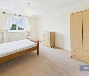 4 bedroom end of terrace house to rent - Photo 6