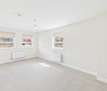 Sniggs Field Avenue, Winnycroft, Gloucester - Photo 5