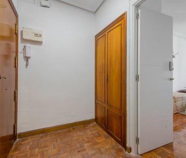 Calle de la Virgen de Aránzazu, Madrid, Community of Madrid 28034 - Foto 6