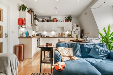 2 Bed Flat, Avenue Mews, N10 - Photo 3