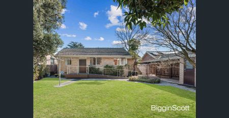 Classic, Comfortable Living Close to Monash University - Photo 4