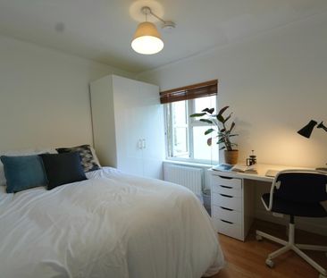 Room in a Shared House, Keats Close, SE1 - Photo 3