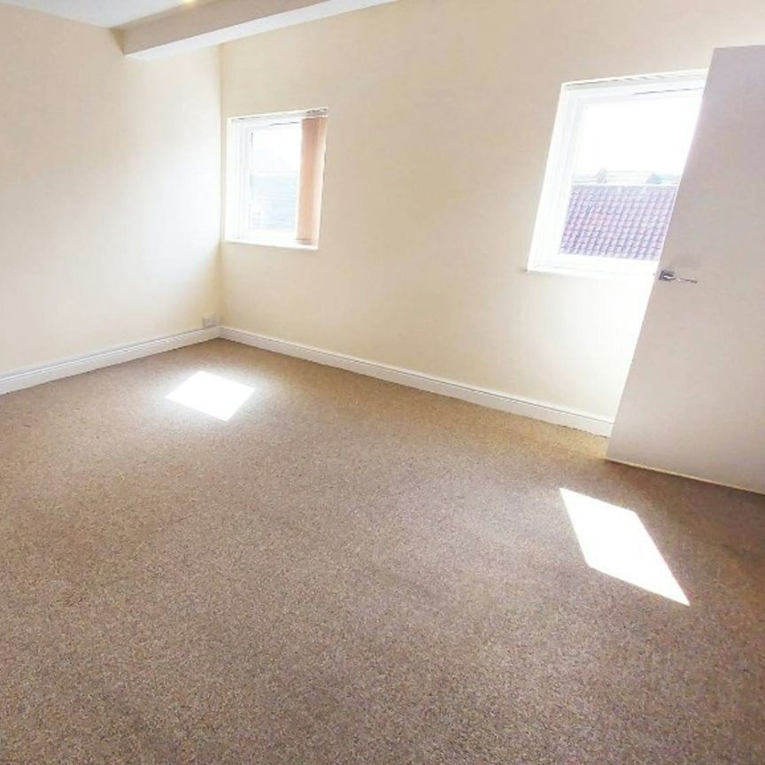 Duplex to rent on - Photo 1