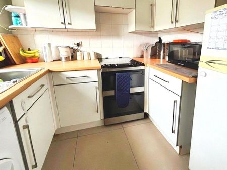 2 bedroom terraced house to rent - Photo 4