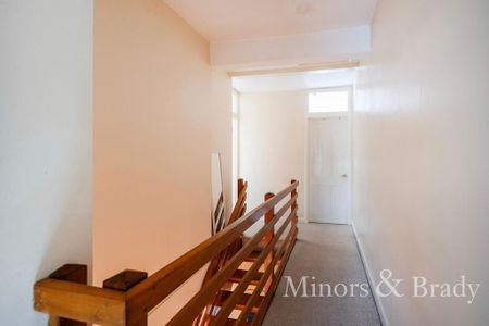 3 bedroom terraced house to rent - Photo 2