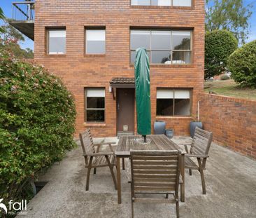 Well presented unit offering low maintenance living - Photo 4