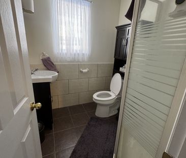 For Lease - 156 39th Street, Wasaga Beach, Ontario - Photo 3