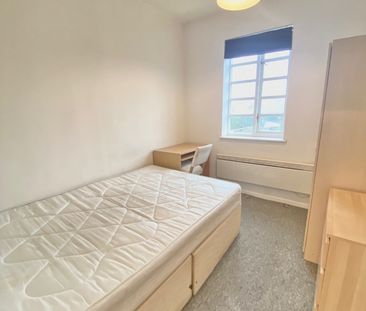 Room in a Shared Flat, Timbrell Place, SE16 - Photo 4